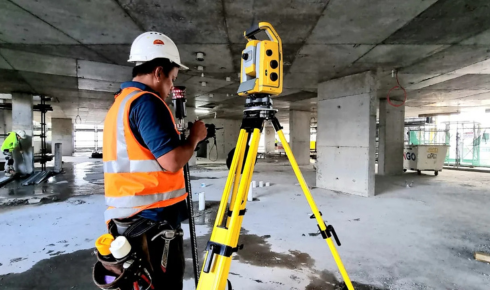 land surveyor